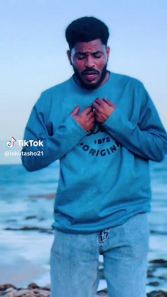 ‏#hees #Marka naag aad #jecleyd waalidkeeda eyku xumeeyaan