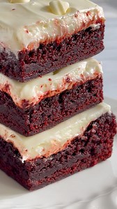 Red Velvet Brownies These brownies have a shiny crust, a fudgy texture, and are topped with cream cheese frosting! 💌Type “ Recipe ” to get the full recipe link sent directly to your DMs Or visit my site Pastrybysaloni.com for the full recipe #Brownies #redvelvetbrownies #fudgybrownies #brownie #redvelvetcake | Pastrybysaloni