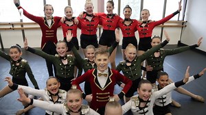 For children living in the remote north-east Arnhem Land mining town of Nhulunbuy, 650 kilometres east of Darwin, dance is a passion but also a dream that's long felt out of reach. 🎤 Lillian Rangiah Download the ABC NEWS App: https://ab.co/abcnewsapp Subscribe to ABC Newsmail: https://ab.co/abcnewsmail | ABC Darwin