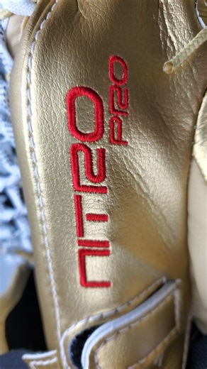 True Catalyst Nitro Pro palm 580 glove out of box closure! #hockey #hockeygoalie #goalie