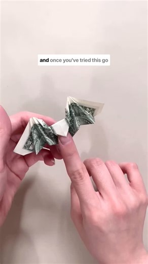 Valentina Balance on Instagram: "Easy how to make a dollar bat 🦇🎃 instructions #halloween"