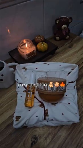cozy night in 🧸🍪 #nightroutine #cozynights #fall #diaries #cozy #night #cozyfall #october #diary