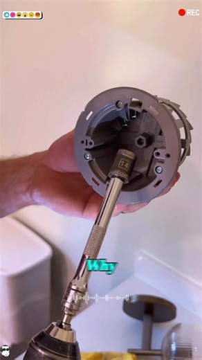 This $2 Trick Installs an Electrical Box Fast#electrician #DIYhome #homeimprovement #construction #tools #learnontiktok #fyp