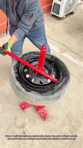 Ręczna montażownica opon - wygodne rozwiązanie w domu