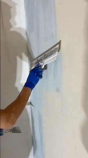 No More Cracks! 💪 Reinforcing Plaster with Mesh #diy #construction