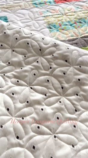 Harper Longarm Quilting | I love the modern simplicity of this quilt! Christine made this bright and cheery quilt. What a wonderful way to showcase the fabrics in... | Instagram