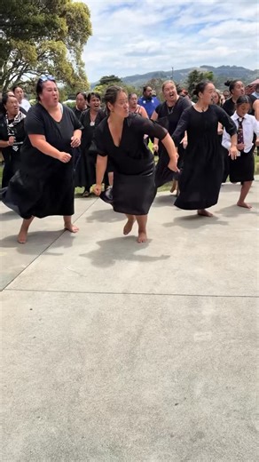 Māori Worldwide on Instagram: "Love this Haka! Mana wahine 🌀❤️ #maori #māori #maoriculture #aotearoa #haka #newzealand (via erana223/TT)"