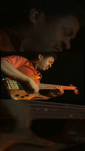 Gary Grainger lays down a deep, groovy bass solo that will move your soul 🎸🔥 Which part of this groove hits you the most? Drop a comment 👇 By @garywgrainger #sogrooveoficial #basslegend #basssolo #funkbass #groovebass #bassgroove #basscover #bassplayer #basslife #slapbass #basslicks #basscommunity #lowendtheory #bassperformance #basslove #fusionbass #bassinspiration #bassistlife #groovemaster #bassvibes #bassaddict | Só Groove