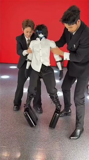 Dance class ruckus… and robot's super comedy show!