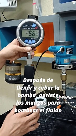 El transmisor de presión Endress Hauser Cerabar PMP51 está diseñado para aplicaciones de alta presión. Aquí vemos las conexiones del instrumento y prueba con una bomba manual hidráulica. #CADISAC - Educación práctica para profesionales. #IsaacHernandezInstructor #CursoInstrumentacionIndustrial #CursosCADISAC #InstrumentacionIndustrial #Calibracion #CerabarPMP51 #Fluke700HTP2 #CursosIndustrialesTampico #IngenieriaIndustrial #IngenieriaMecatronica #CADISACOnline