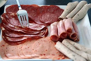 How Long Does Deli Meat Last in the Fridge: Quick Guide for Freshness