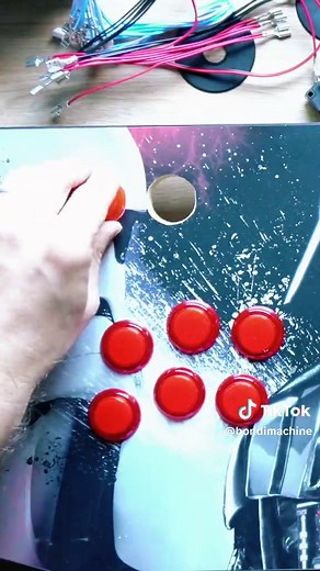 Joystick de arcade con Raspberry Pi Pico #rp2040 #raspberrypi #retrogaming #retrocomputing https://youtu.be/Ks1RWMF4C7Q