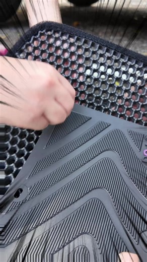 Dodo Luxury 2.0: Karpet Kereta Tahan Lasak dan Berfungsi