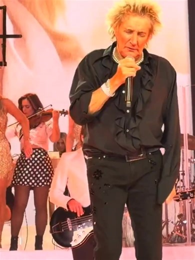 If Loving You Is Wrong, Rod Stewart, Colosseum, Caesar’s Palace, Las Vegas, 3rd October 2025 Video By Matt Lee | Jeanette Aunt Edna Poggioni
