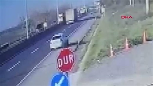 Tekirdağ’da otomobil, yol kenarındaki beton parçasına çarptı: 5 yaralı