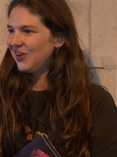 People travel thousands of miles to see Jodie Comer's long-awaited homecoming. #liverpoolecho #uknews #liverpool #uk #news