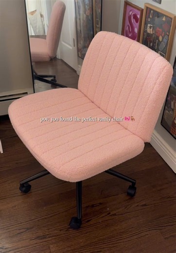 Comfy Pink Vanity Chair for Your Space