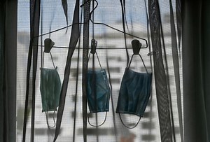 Can surgical masks be reused?