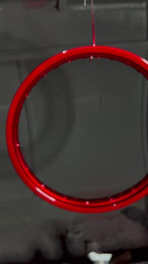 Anh em long xuyên mãi đỉnh. Mua mâm màu xanh bắt mình sơn lại màu đỏ cho cùng màu với xe dream mình sơn code màu mazda 46v luôn mới chịu.