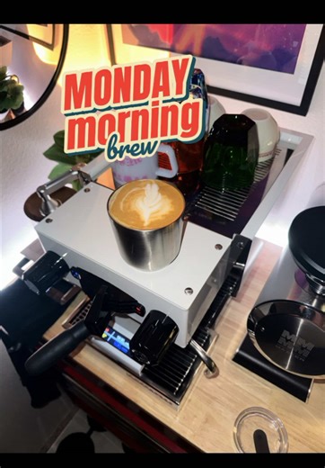 Monday before Christmas 😄#morningritual #coffeevibes #homebarista #povasmr #asmrsounds