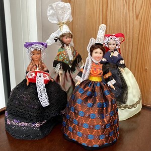 Lot de quatre poupées vintage de collection, régions de France, années 60 et 70, made in France, beaux tissus et dentelles - Etsy France