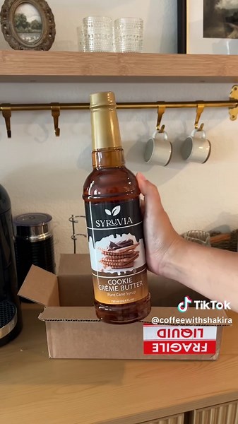 unboxing my newest syrup 🥰 thank you @Syruvia 🫶🏻 #syrup #syruvia #syruviasyrups #coffee #coffeevibes #icedcoffeeathome #coffeetime #coffeelover