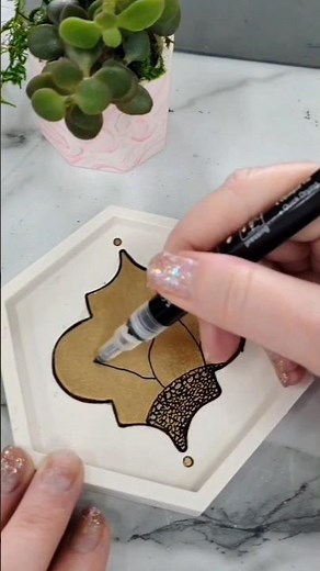 EcoResin coaster golden quatrefoil design