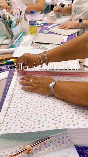 Taller de Scrapbook , realizamos un lindo planner si quieres participar envianos un mensaje al 51 981083361