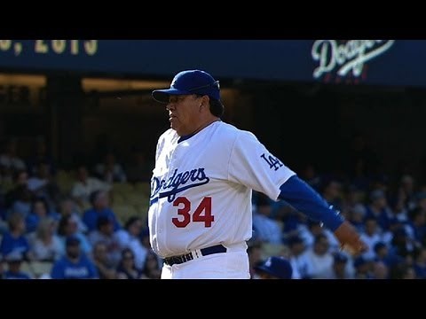 Valenzuela handles Henderson on Old Timers' Day