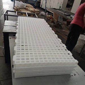 [Hot Item] Poultry Farm Cleaning Equipment PP Material Plastic Slat Leakage Floor Preferential Price Customization