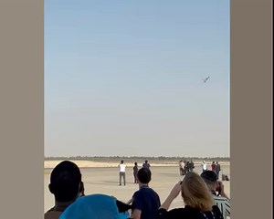 53K views · 1K reactions | The Boeing 777X flew and Awesome display at Dubai Airshow on the 15th of November 2021. Check it out here along with some great pictures of the cockpit. Huge thank you to Mattias D for sending in these video clips. Are YOU at the airshow? Send in YOUR videos for a chance to be featured on the page using this address : video@mentourpilot.com #dubai #DubaiAirshow #DubaiAirshow2021 #dubaiairshow | MenTour Pilot | Facebook