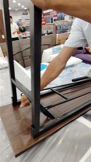 how do you collapse a folding table