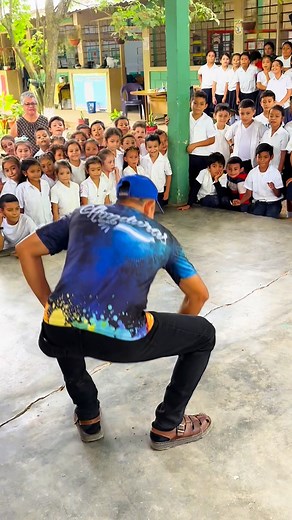 12K views · 54 reactions | Se creen el trompo | Juegos Tradicionales por el Mundo | Facebook