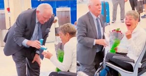 Man Has Folks Sobbing as He Pops the Question to High School Sweetheart 60 Years Later - Positive Stories