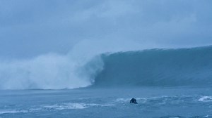 Jaw-dropping footage of Bundoran man and Red Bull surfer Conor Maguire catching a mammoth wave from the swell in Mullaghmore, Sligo on Thursday. “The conditions were as good as it gets. It was my first wave of the day and one of the biggest ones I’ve ever rode here." 😳 | Belfast Live Sport