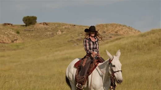 Where timeless craftsmanship becomes a gift that lasts a lifetime. This Christmas, give more than jewelry, give a piece of the wild. My Pursue the Wild jewelry collection by @montana.silversmiths captures wild elegance through solid sterling silver designs inspired by untamed landscapes and the strong, adventurous women who draw their power from them. Each piece is thoughtfully crafted, enduring, and as unique as the woman who wears it, made to be worn from the mountains to moments that matter m