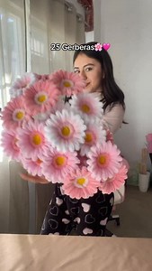 192K views · 17K reactions | 25 Gerberas,de las flores más bellas!勺 #floresdelimpiapipas #envoltura #tutorial #gerberas | Flor Eterna | Facebook