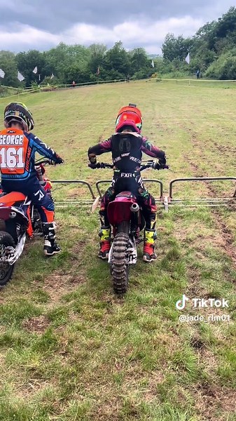 Faster kids 🤩 what a weekend with great company. Lola upset some of the boys this weekend 😜 as she rode her little heart out and got the best positions she’s had so far this season, 12th overall 💜✌🏻keep climbing that ladder baby girl 🙌🏼🙌🏼#gasgas65 #racing #girlsthatmoto #fasterkids #wolverley #friends #camping