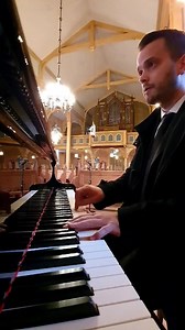 23K views · 1.4K reactions | Frosty The Snowman ☃️ #andreeide #piano #pianist #norway #stord #tysnes #music #musikk #artist #classicalmusic #church #suit #tie #grandpiano #christmas #frostythesnowman #snømannenkalle | André Eide - Pianist | Facebook