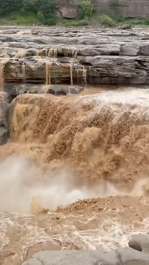 Jasvant Singh on Instagram: "Hukou Waterfall, the pride of the Yellow River, awakens the pride and ambition of the Chinese nation. Listen, this is the roar of Hukou Waterfall, as if thousands of soldiers are galloping endlessly, and a rainbow bridge has been established between the waterfalls, connecting reality and imagination. . . . . . . . . #china🇨🇳 #china #chinatravel #chongqing #chennai #surat #summer #guangzhou #shenzhen #shanghai #pakistan #brazil #brazilian #taiwan #thailand #technolo
