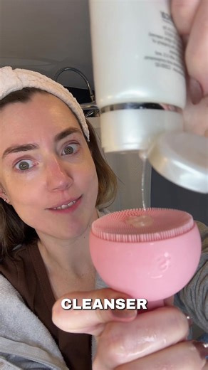 Gentle cleanse. Deeper clean. Zero effort. This Sxnse Palm Face Clean vibrating brush is doing way more than my hands ever could. Soft silicone, skin-safe vibrations, and it actually lifts makeup, SPF, and daily grime without wrecking your barrier. Perfect for sensitive skin, quick night routines, and anyone trying to level up their glow in 60 seconds. Tap to shop — your cleanser deserves backup. ✨ #TikTokShop #SkincareRoutine #FaceCleanser #SkincareTools #SensitiveSkin