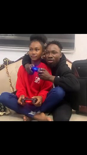 When you love sharing . . . . . . #mrfunny #welovetolaugh #nastyblaq #lagos #comedy #gentuu #laughnigeria #tiktok #sydneytalker #lamba #krastv | Short Skits