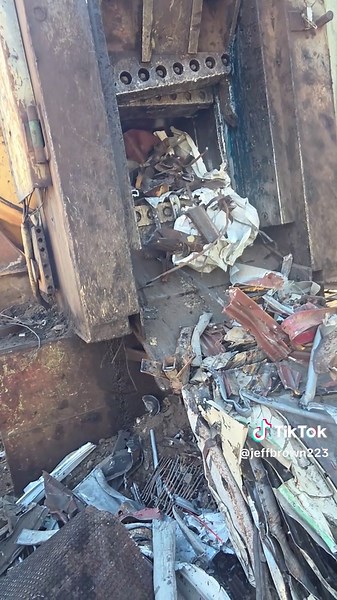 800 ton shear baler #steel #metal #scrap #recycle #shear