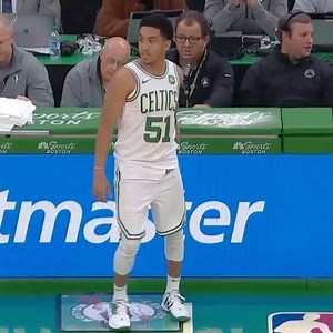 Los fanáticos de los Celtics aman a 🌮Fall. Taco es bueno lo Celtics tienen que darle cancha para que se pueda desarrollar. - @sammy_nba | El Vacilon de la NBA