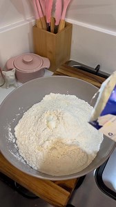 3.5M views · 60K reactions | Massa de pastel caseira | Dani | Facebook