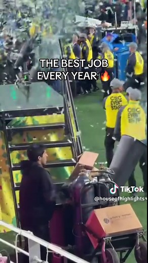 How Confetti Works at the Super Bowl