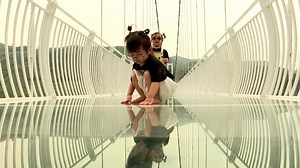 Video. Spectacular glass-bottomed bridge opens in Vietnam