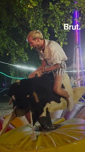 Il est venu de Normandie jusqu'en Hongrie pour profiter des 6 jours du Sziget Festival. Entre ses indispensables, sa bande de potes et sa fameuse tente n°79... on a suivi Pierre dans l'un des 6 campings du festival. | Brut