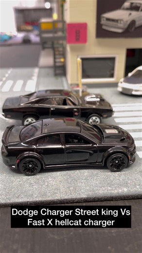 Torettos hot wheels street racing king Dodge charger takes on the new school dodge charger SRT #hotwheels #hoteheelscollector #fastandfurious #hotwheelstrack #dodgecharger #srt