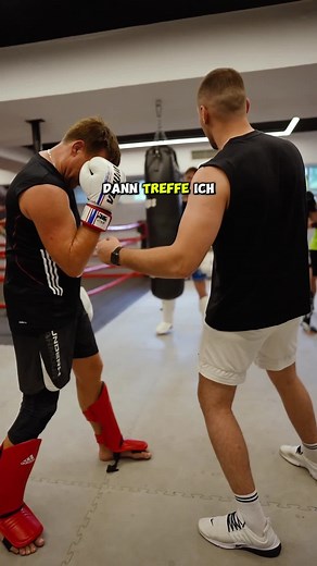 Boxen | Kickboxen | Thaiboxen on Instagram: "so geht der Leberhaken🥊⁠ Vereinbare jetzt dein kostenloses Probetraining auf unserer Homepage über den Link in der Bio!🥊 dort findest du auch alle Infos zu unseren Kursen❤️⁠ Die nächste STEKO'S FIGHT NIGHT ist am 14.09.2024 im Olympia Eisstadion💥🏟️ folge uns um kein Updates mehr zu verpassen!⁠ #fighting #boxing #box #kickboxing #kampfsport #martialarts #fight #k1 #training #sport #steko #stekos #stekosfightnight"